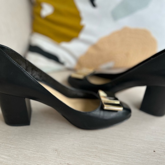 Kate Spade Black Leather Pumps Size 7 - Picture 7 of 10